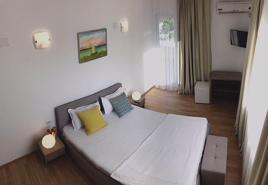 Vila Miruna Hotel Западен Ефорие Екстериор снимка